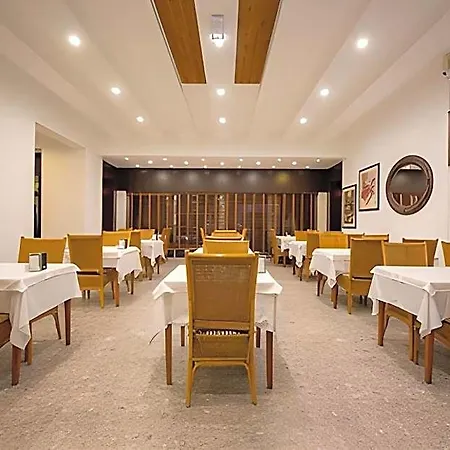 Hotel Supreme Adults Only İçmeler